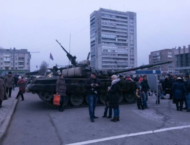 Μία γυναίκα νεκρή και πέντε τραυματίες από βομβιστική επίθεση στο Λουγκάνσκ